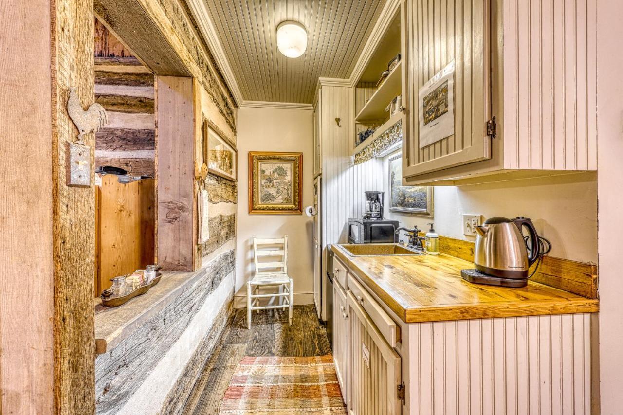 Town Creek Log Cabin Fredericksburg Exterior foto